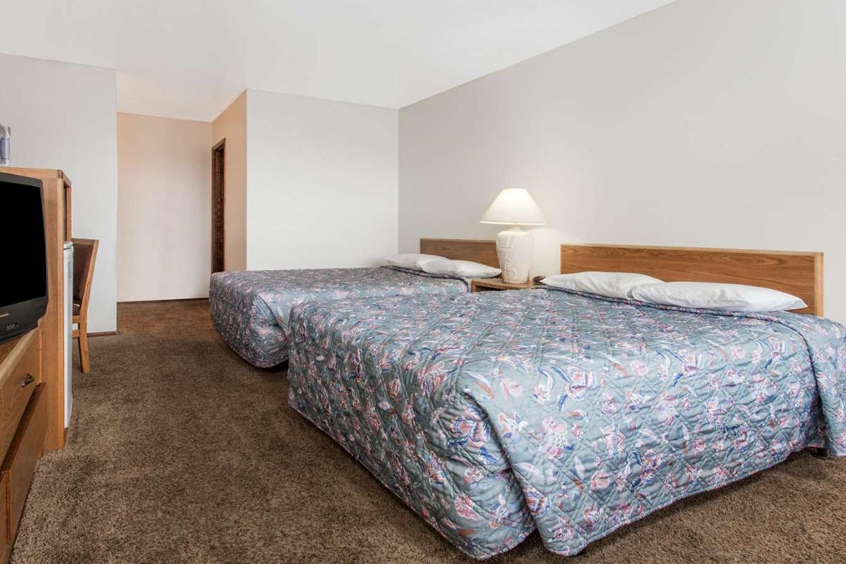 Knights Inn Boardman Bagian luar foto