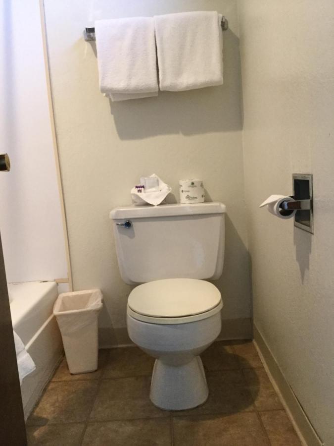 Knights Inn Boardman Bagian luar foto